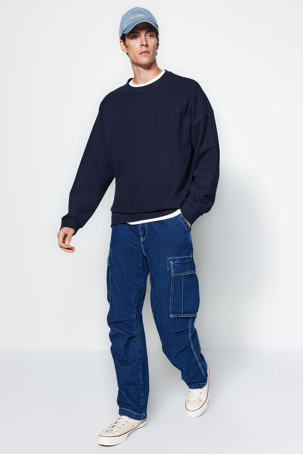 TRENDYOL MAN Lacivert Bisiklet Yaka Oversize/Genis Kesim Yumusak F?rcal? Selanik Sweatshirt TMNAW24SW00057 - Trendyolmilla фото 12