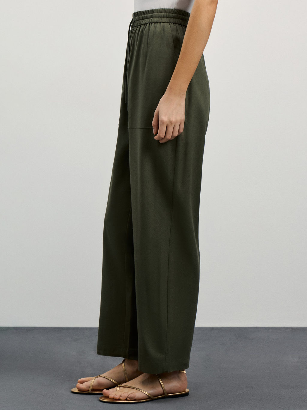 Льняные брюки с накладными карманами / Zarina  фото 3