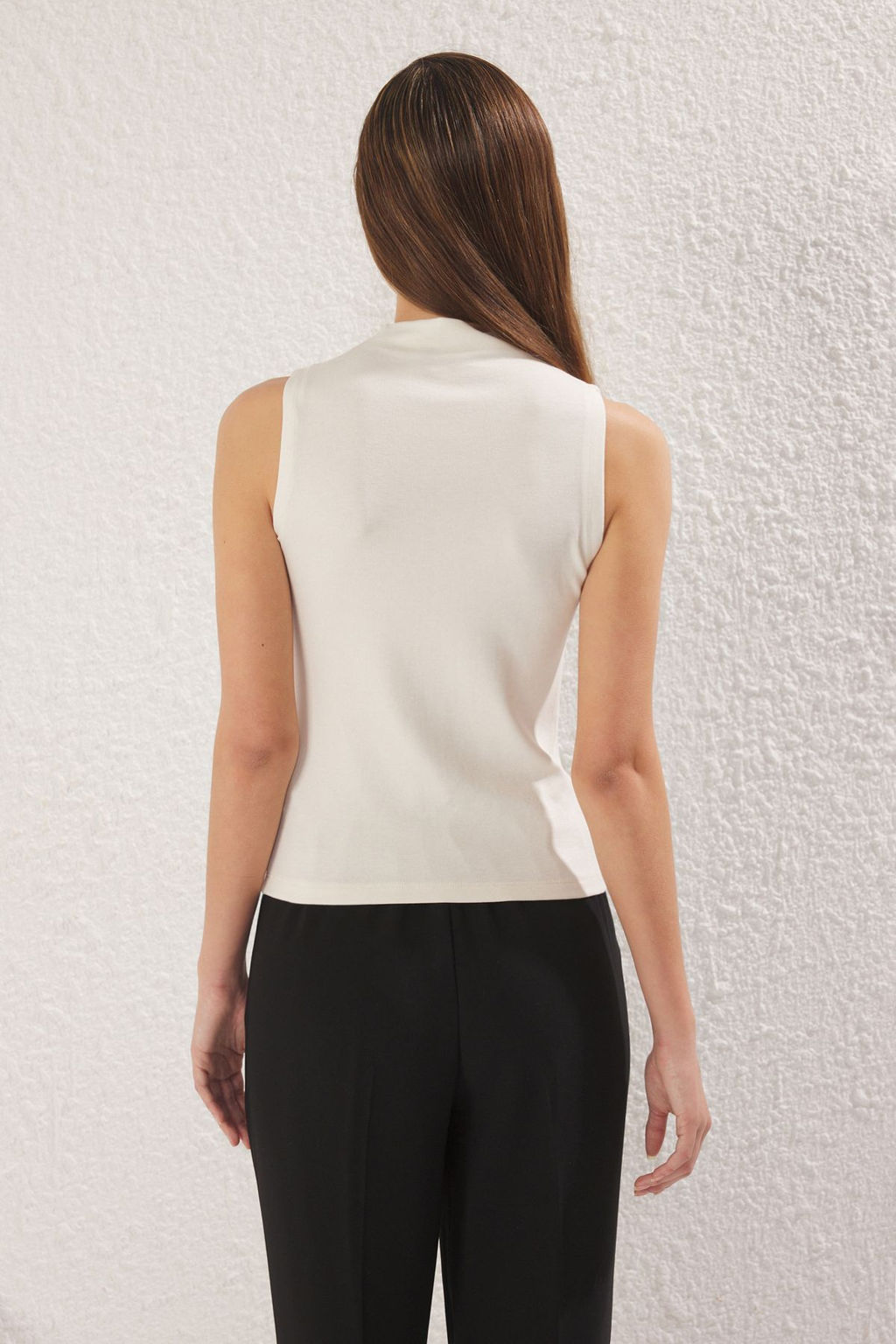 Ekru Dik Yaka S?f?r Kol Super Esnek Regular Boy Orme Bluz TWOSS25BZ00200