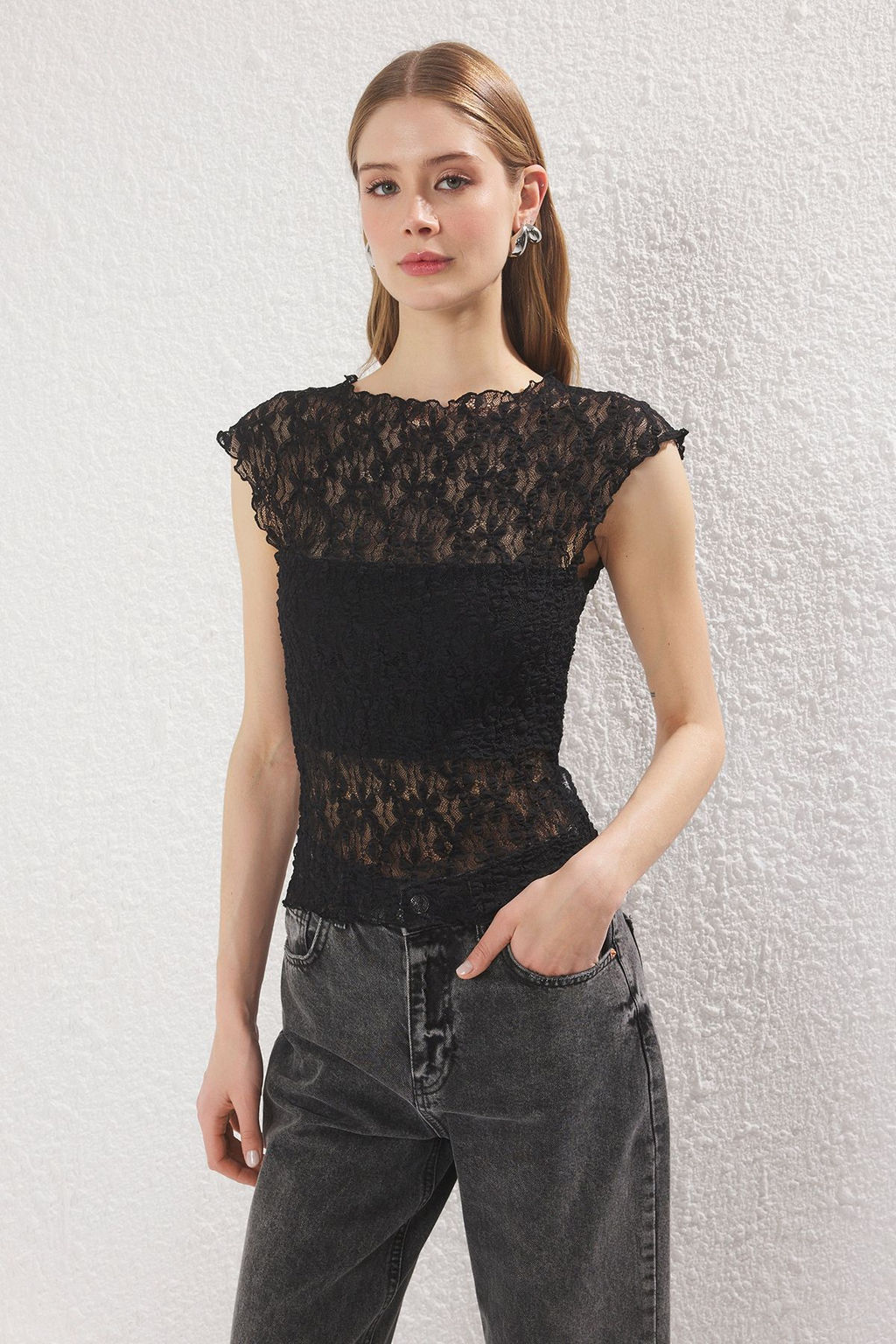 Trendyolmilla Siyah Kay?k Yaka Ay Kol Fitted/Vucuda Oturan Orme Bluz TWOSS25BZ00090