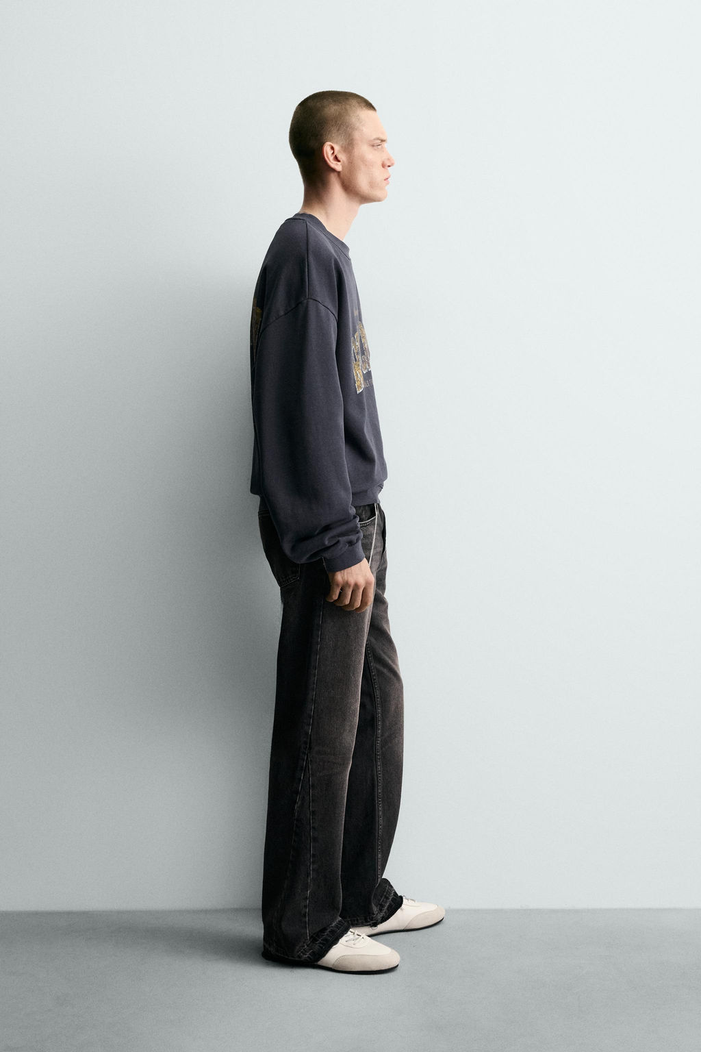 WASHED SWEATSHIRT WITH SLOGAN PRINT