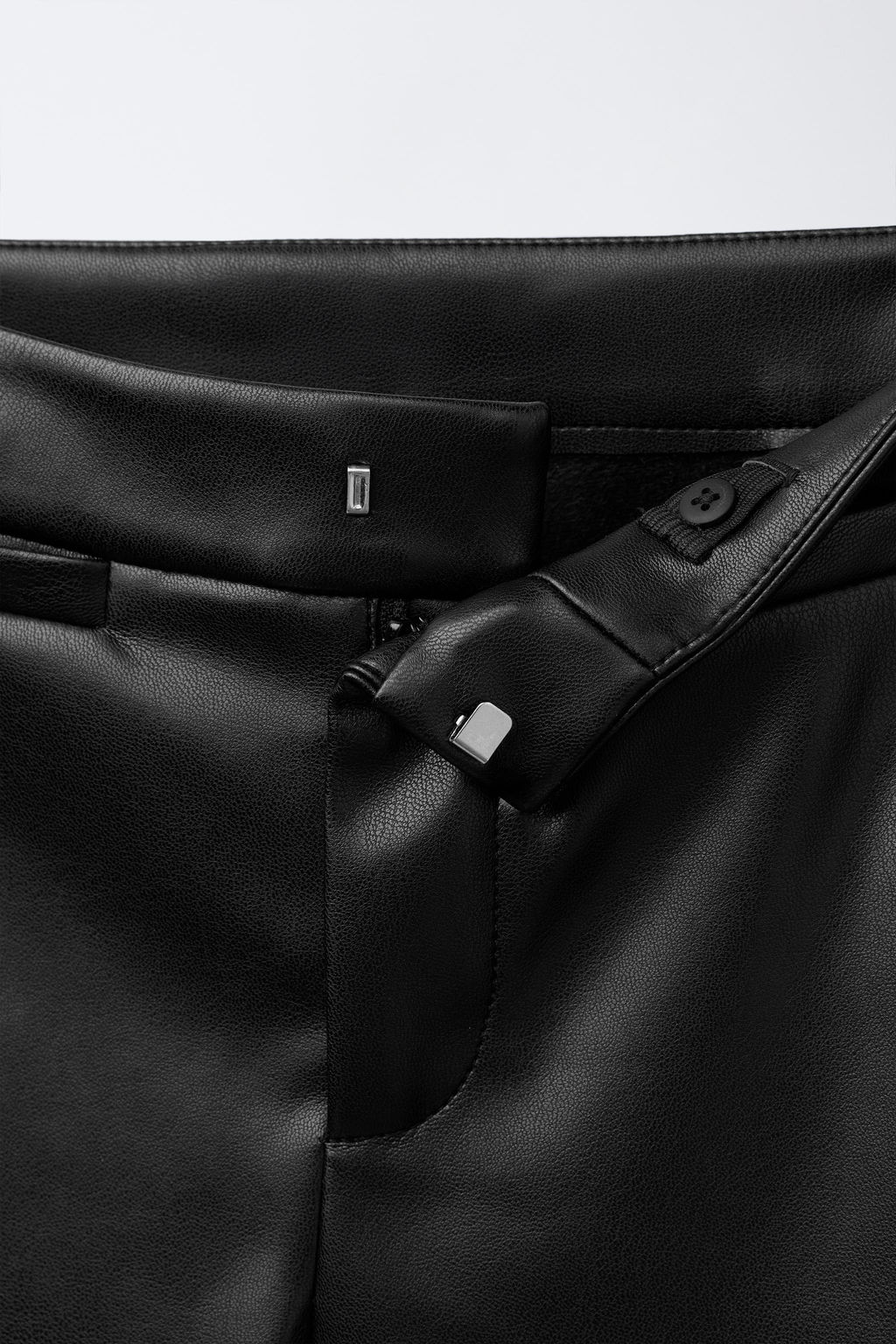 FAUX LEATHER FLARE TROUSERS - Zara фото 3