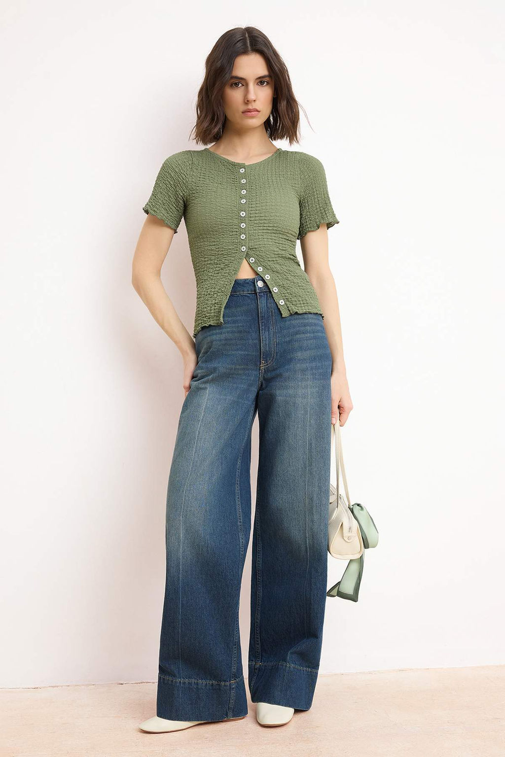 Ac?k Haki Fitted/Vucuda Oturan Dugmeli K?sa Kollu Dokulu Orme Bluz TWOSS26BZ00261