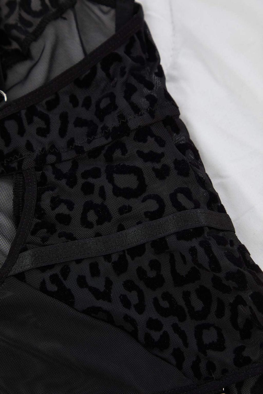 Siyah Mesh Fitted Jartiyer Animal Kaps?z Body THMAW26BD00008 - Trendyolmilla фото 7