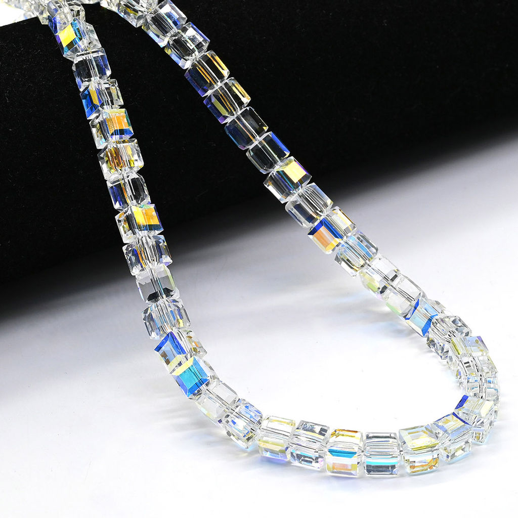 Бусы из циркона кубик с гранями 7мм цв.хрусталь хамелеон, 43см Радуга камня