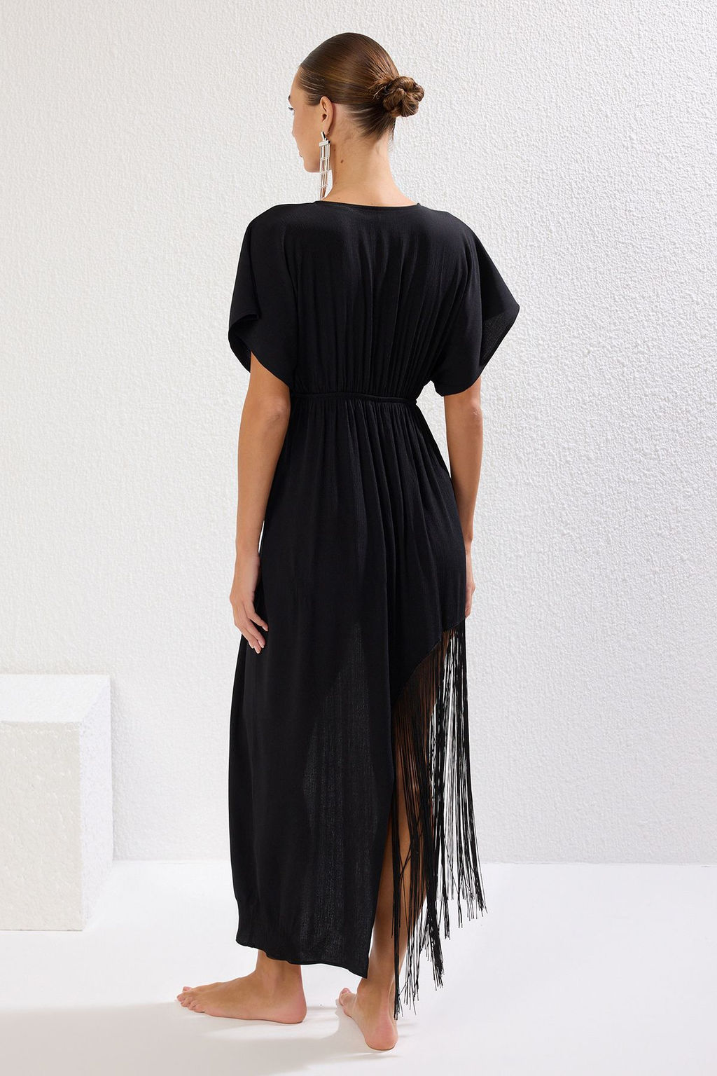 Trendyolmilla Siyah Dokuma Puskullu Plaj Elbisesi TBESS25EL00059  фото 5