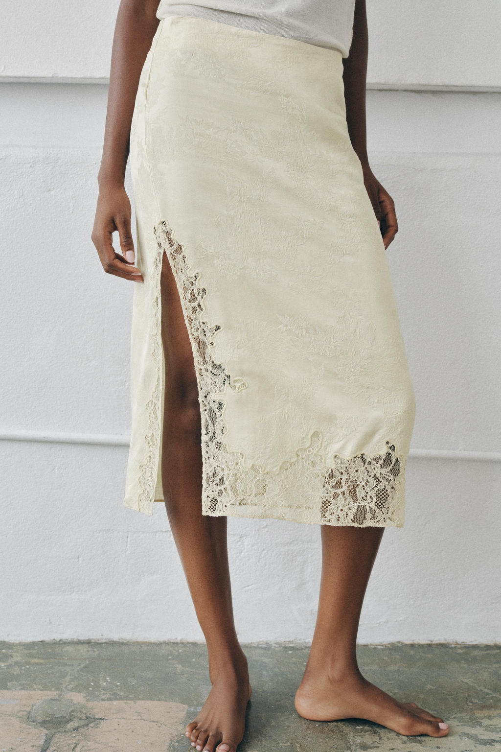 FALDA MIDI JACQUARD ENCAJE / Crudo - Zara фото 2