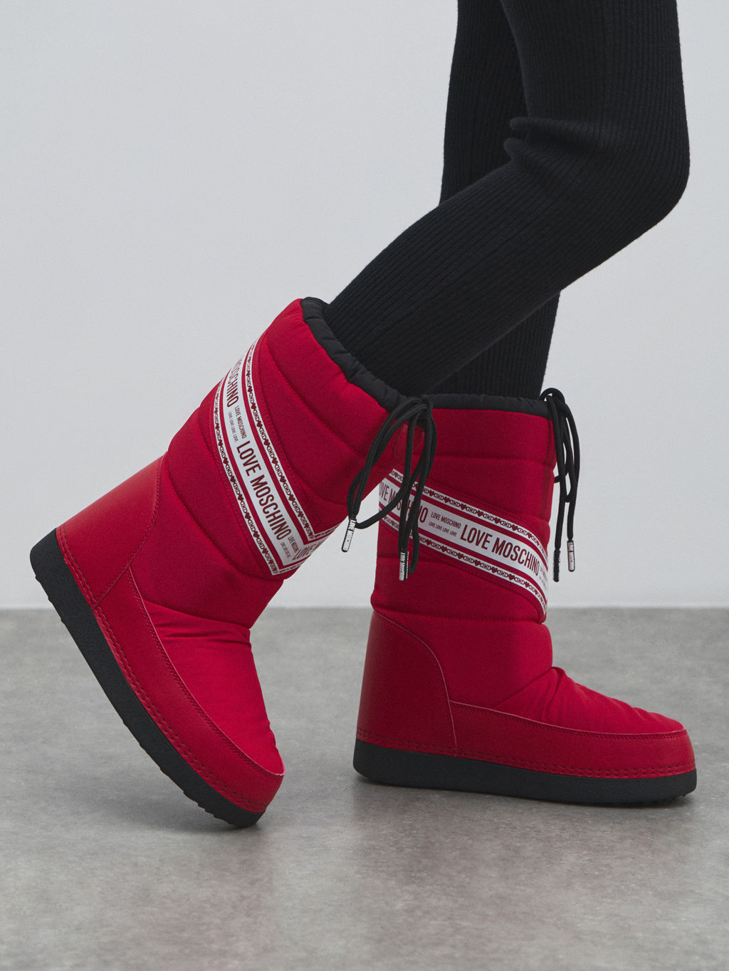 Женские дутики LOVE MOSCHINO SKI BOOT
