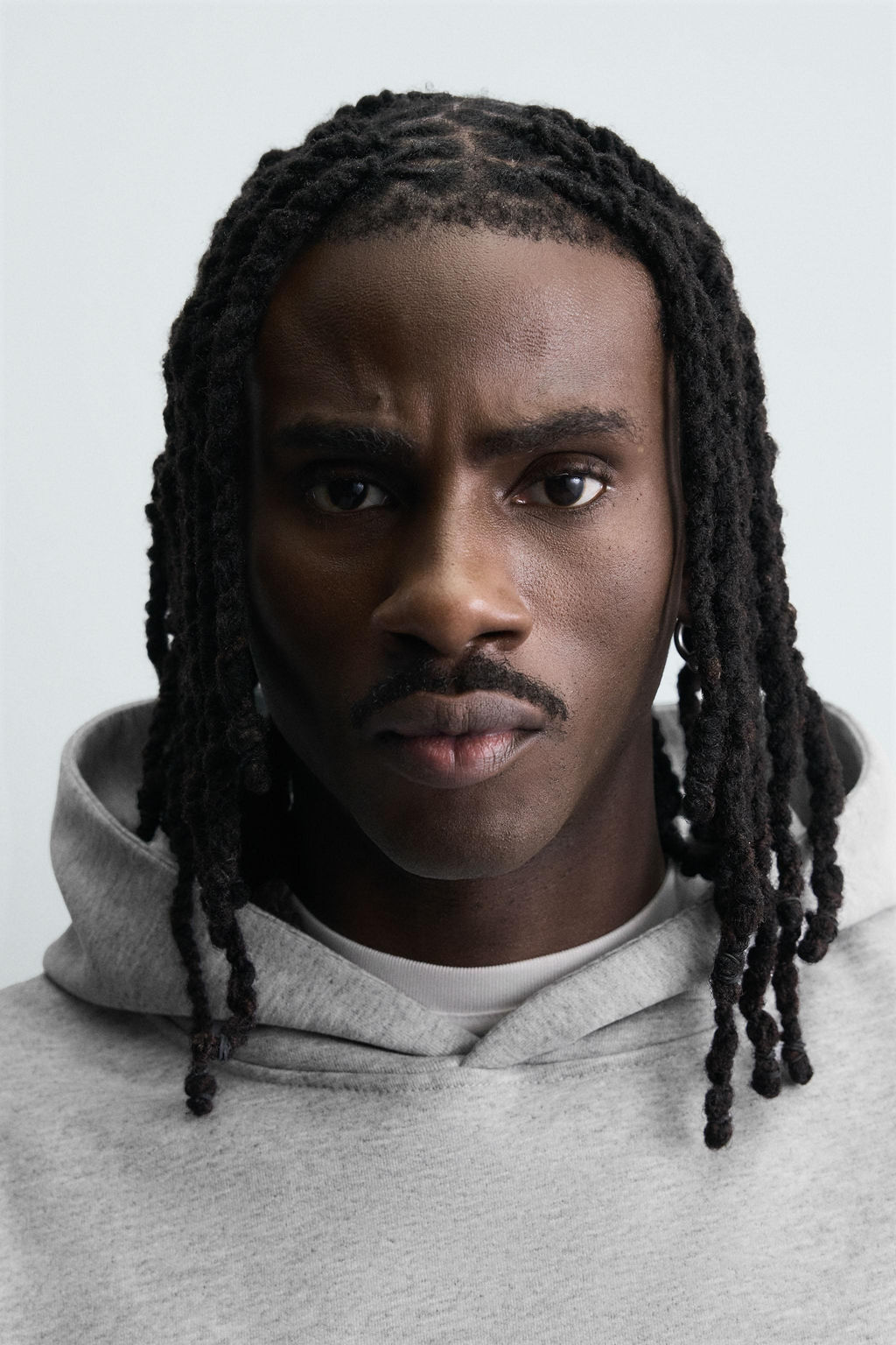 SUDADERA CAPUCHA B?SICA / Gris vigor? - Zara фото 5