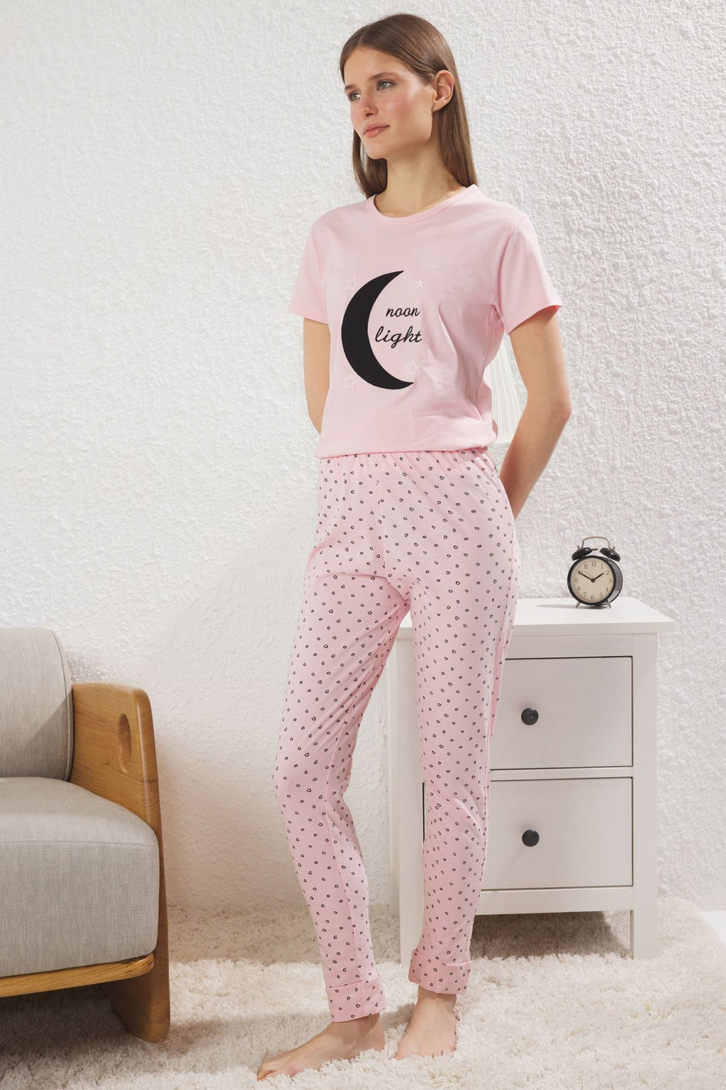 Trendyolmilla Ac?k Pembe Pamuklu Galaksi ve Slogan Bask?l? Orme Pijama Tak?m? THMSS25PT00385  фото 2
