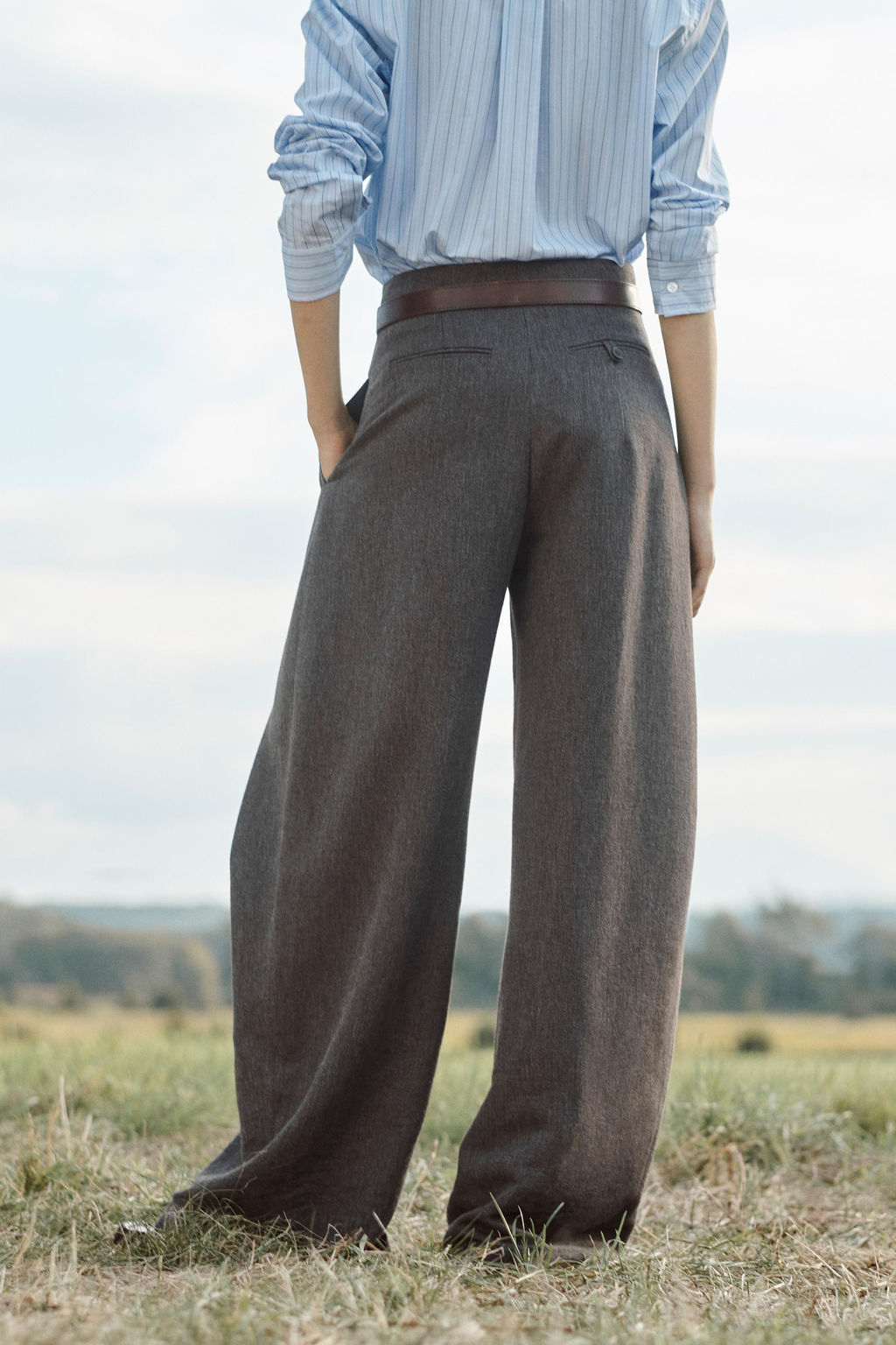 LIMITED EDITION VOLUME TROUSERS WITH PLEATS AND WOOL - Zara фото 4