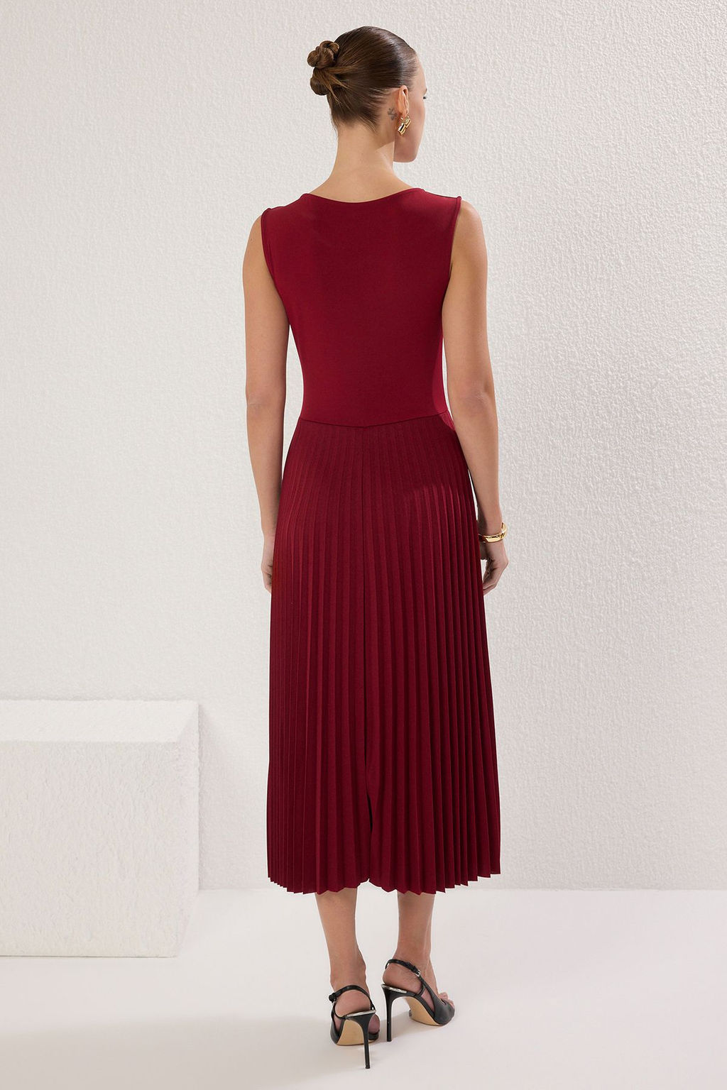 Bordo Piliseli Astarl? Kolsuz Esnek Orme Midi Elbise TWOSS24EL00785