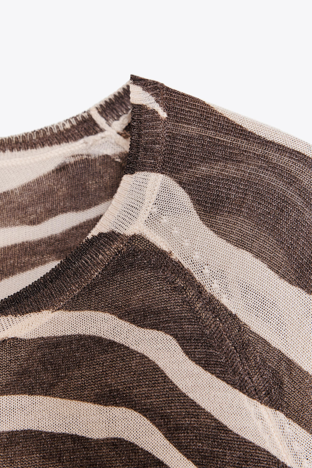 FINE KNIT SWEATER