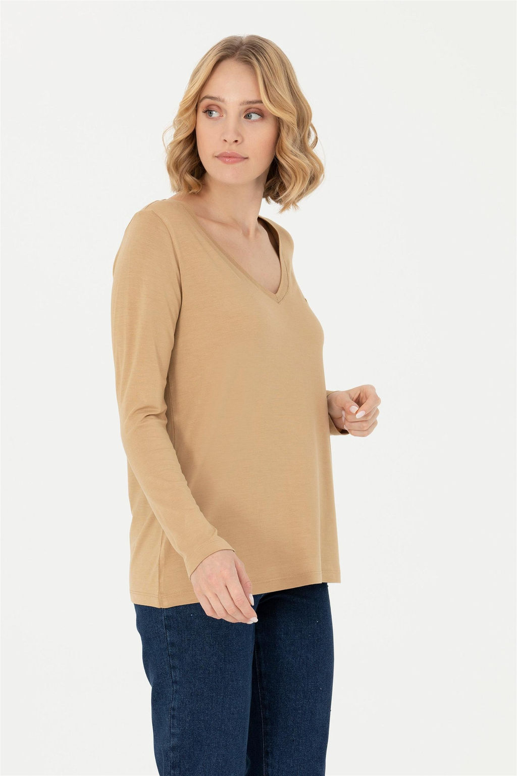 Женский свитшот песочного цвета с v-образным вырезом Неожиданная скидка в корзине - U.s. polo assn фото 3