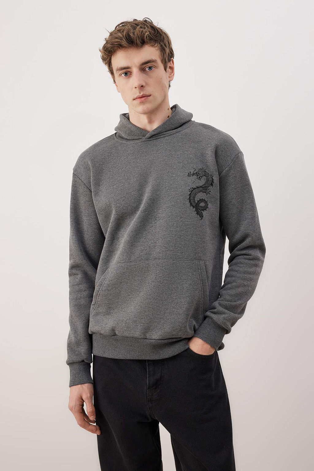 Antrasit Regular/Normal Kesim Bask?l? Kapusonlu Sweatshirt TMNAW26SW00065