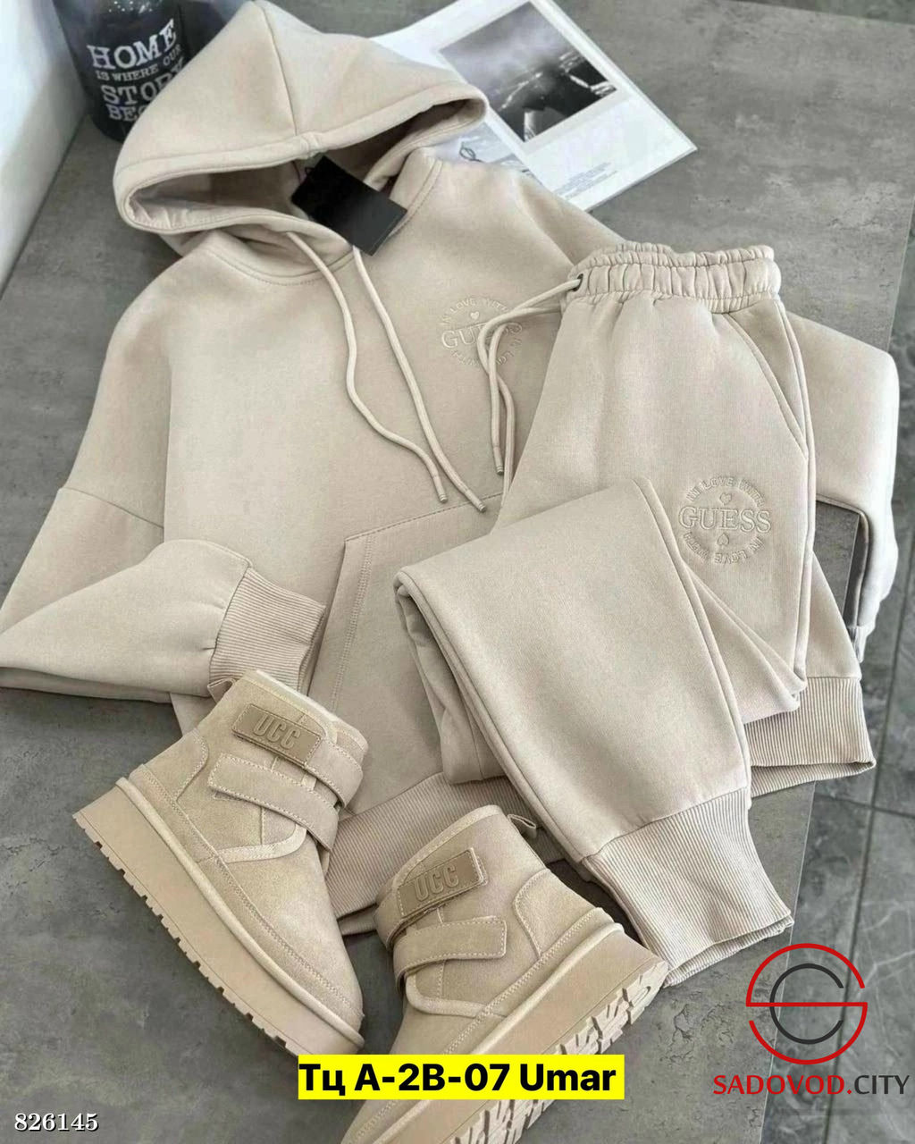 Утепленный костюм с вышивкой