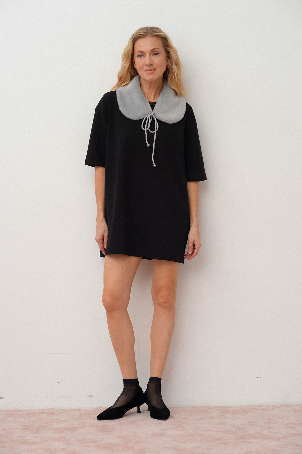 Платье с меховым воротником