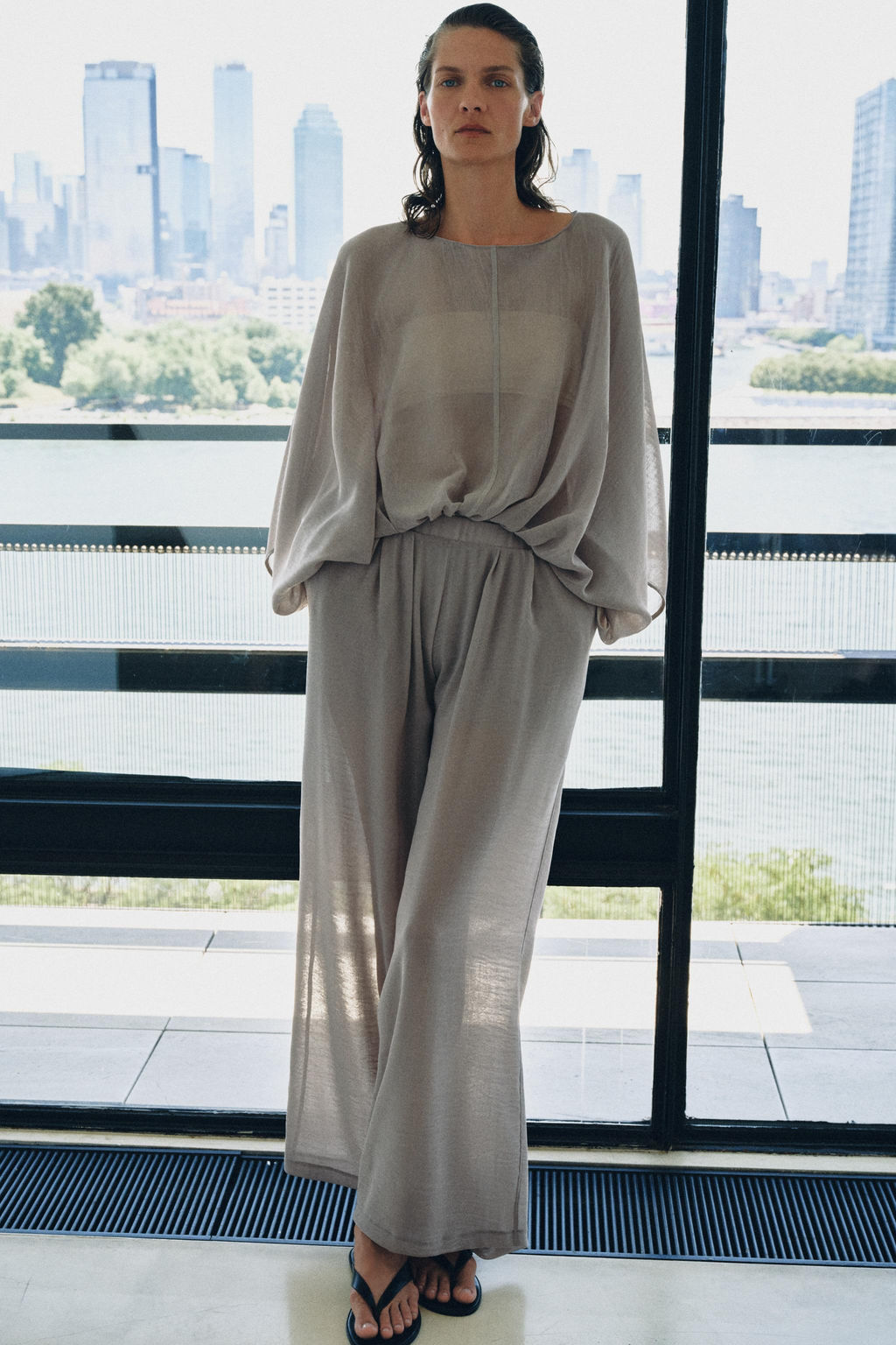 BODY FLUIDO SEMITRANSPARENTE / Gris medio - Zara фото 5