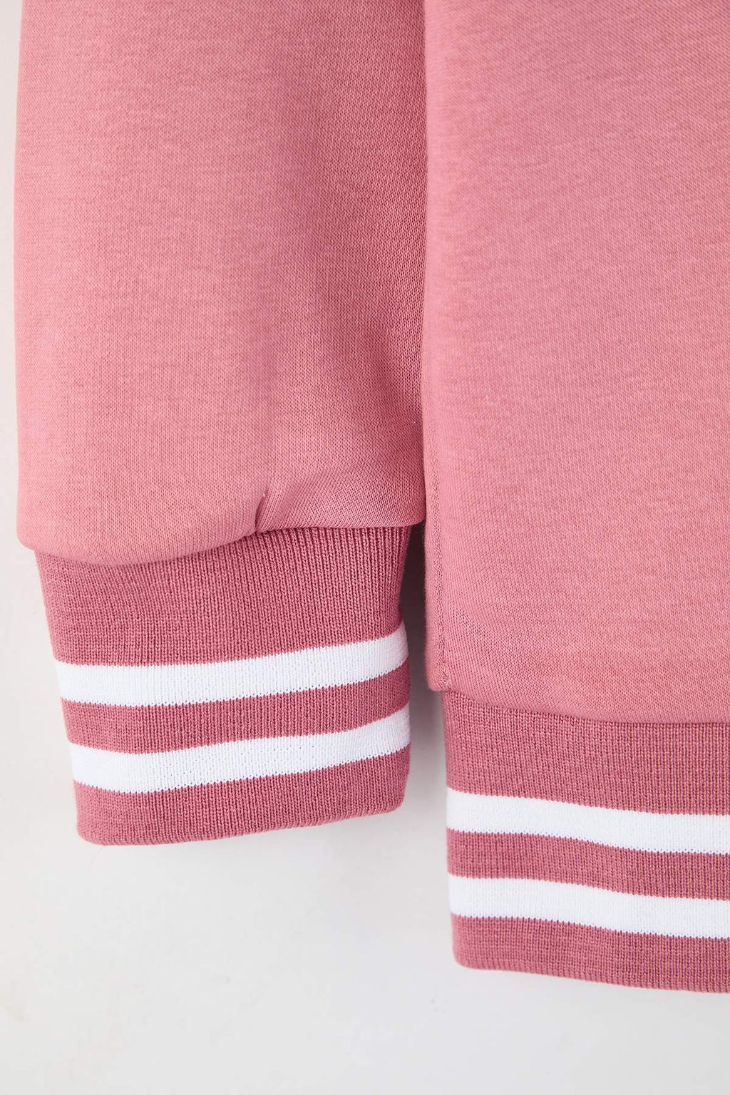 Siyah Regular/Normal Kesim Triko Bantl? Nak?sl? Sweatshirt TMNAW26SW00066 - Trendyolmilla фото 6