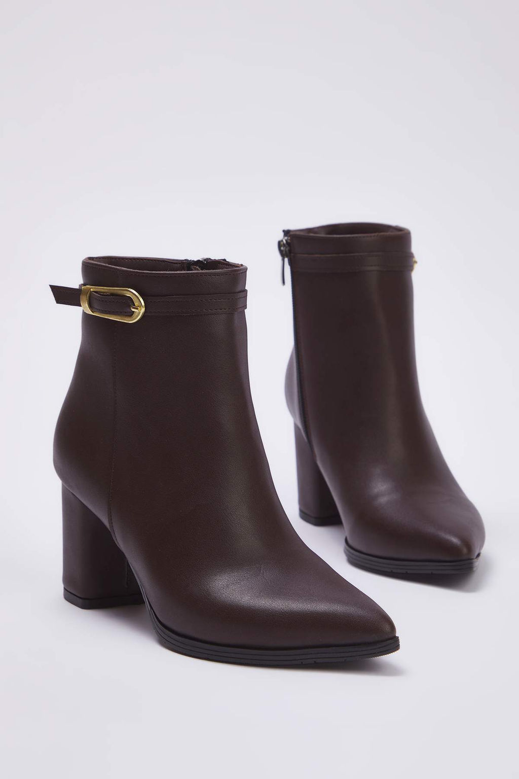 Kahverengi Toka Detayl? Sivri Burun Blok Topuklu Bilekte Kad?n Bot
TAKAW26BO00059