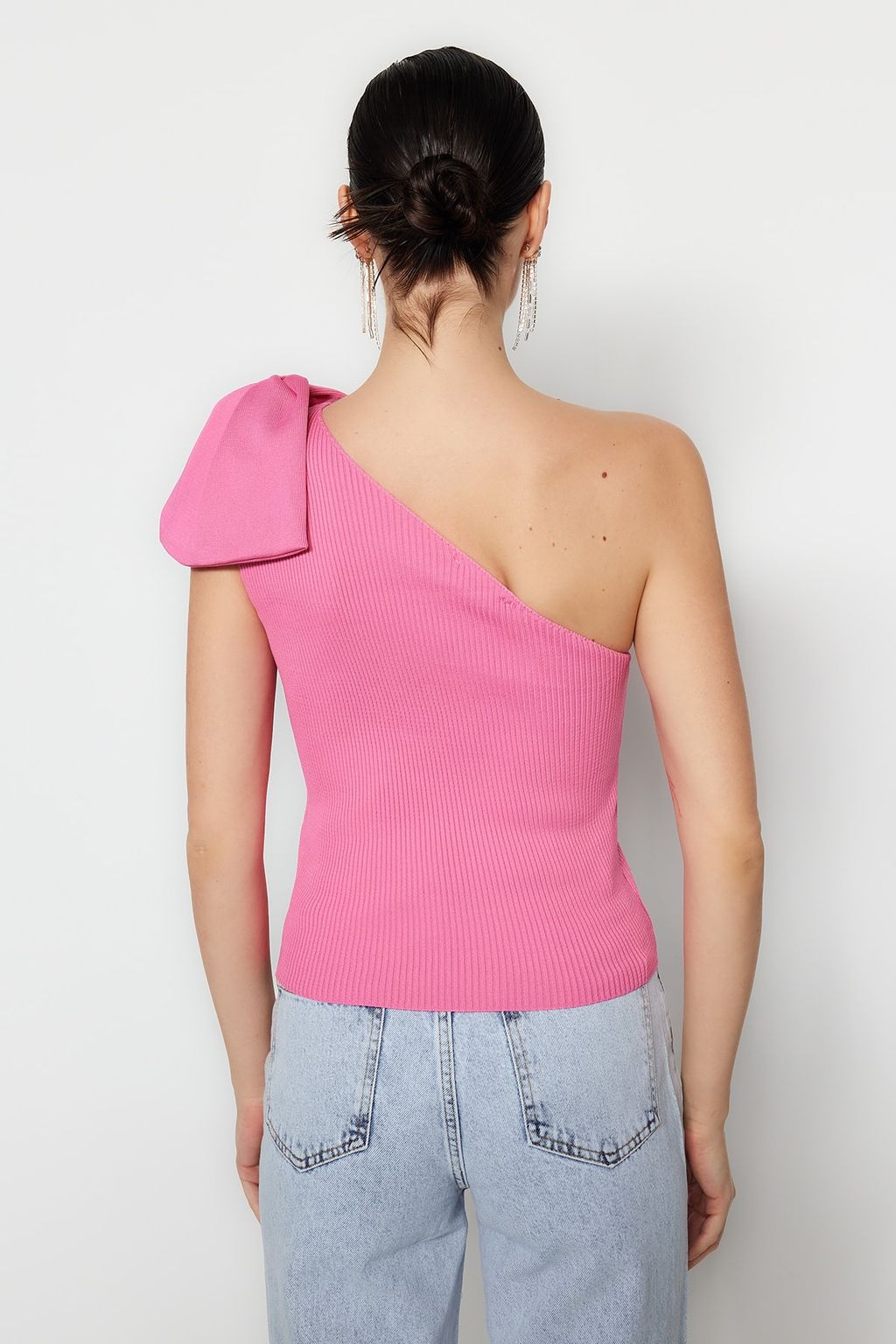 Trendyolmilla Pembe Tek Kol Fiyonk Detayl? Triko Bluz TPRSS22BZ0166 фото 6