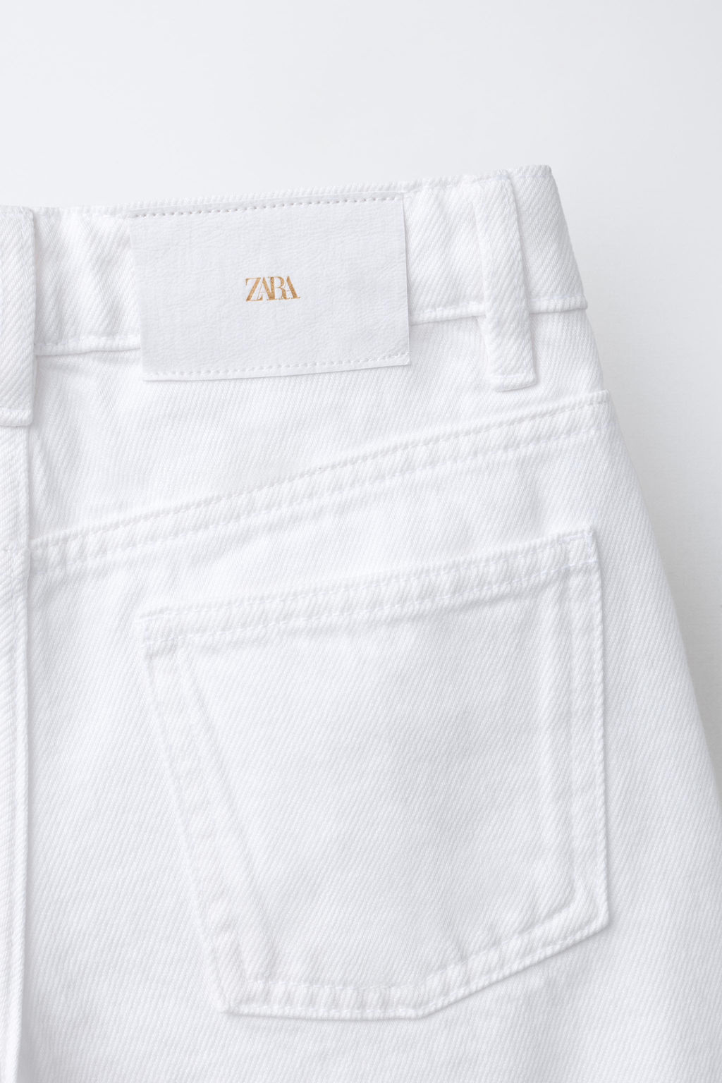 BERMUDA DENIM LARGA / Blanco - Zara фото 4