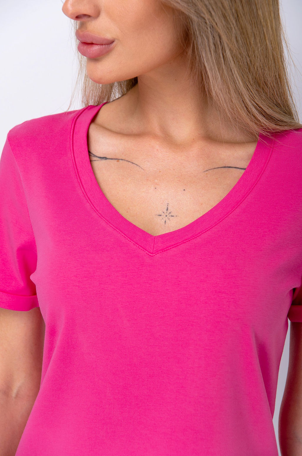 Женская футболка с V-вырезом Happy Fox  фото 8