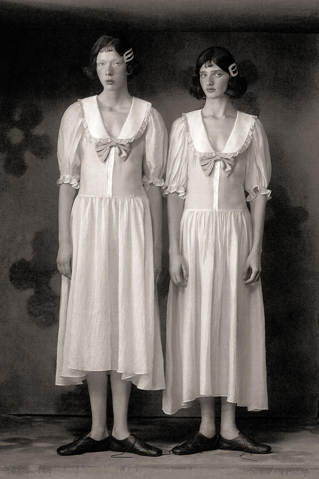 FLOWING LACE MIDI DRESS