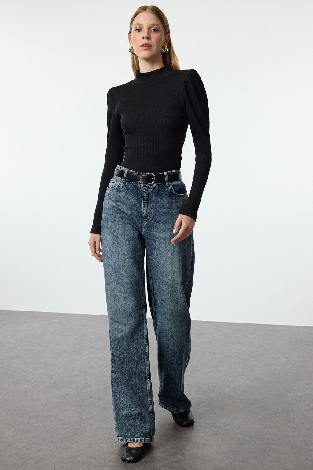 Siyah Fitted/Vucuda Oturan Dik Yaka Balon Kollu Fitilli Esnek Orme Bluz TWOAW25BZ00077