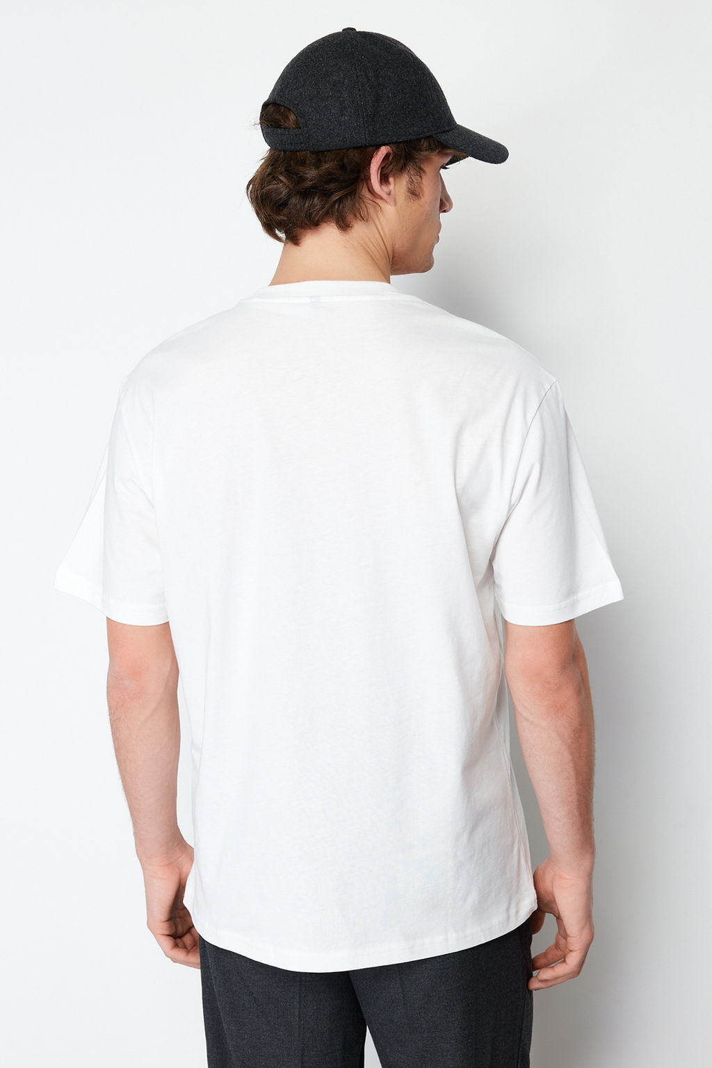 TRENDYOL MAN Ekru Oversize/Genis Kesim At/Hayvan Nak?sl? K?sa Kol %100 Pamuklu T-Shirt TMNSS24TS00089 - Trendyolmilla фото 4