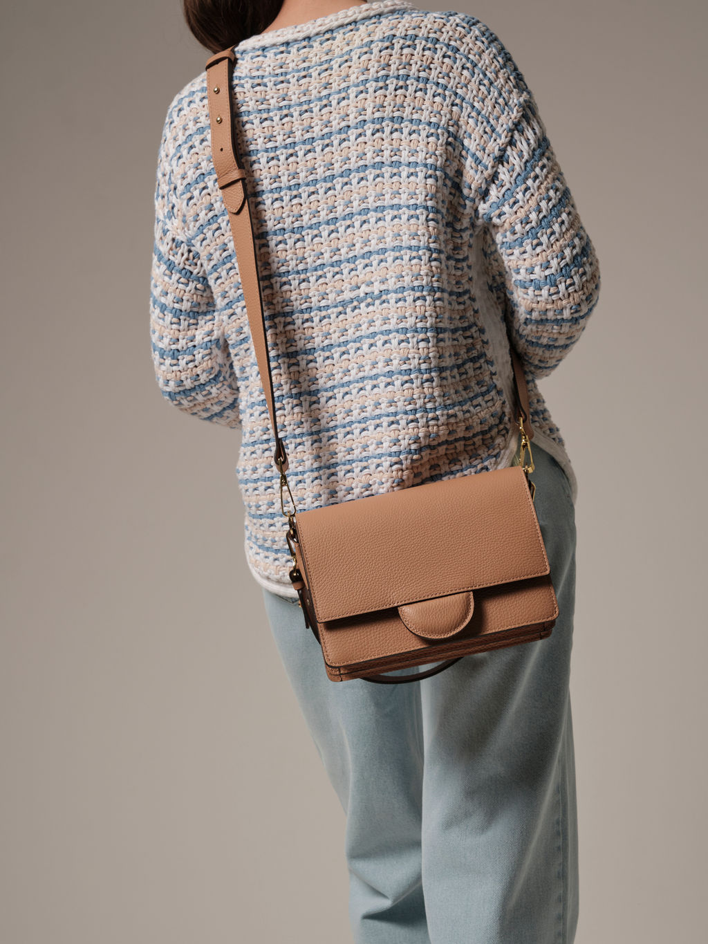 Сумка кожаная Deboro 30574 бежевая нуга