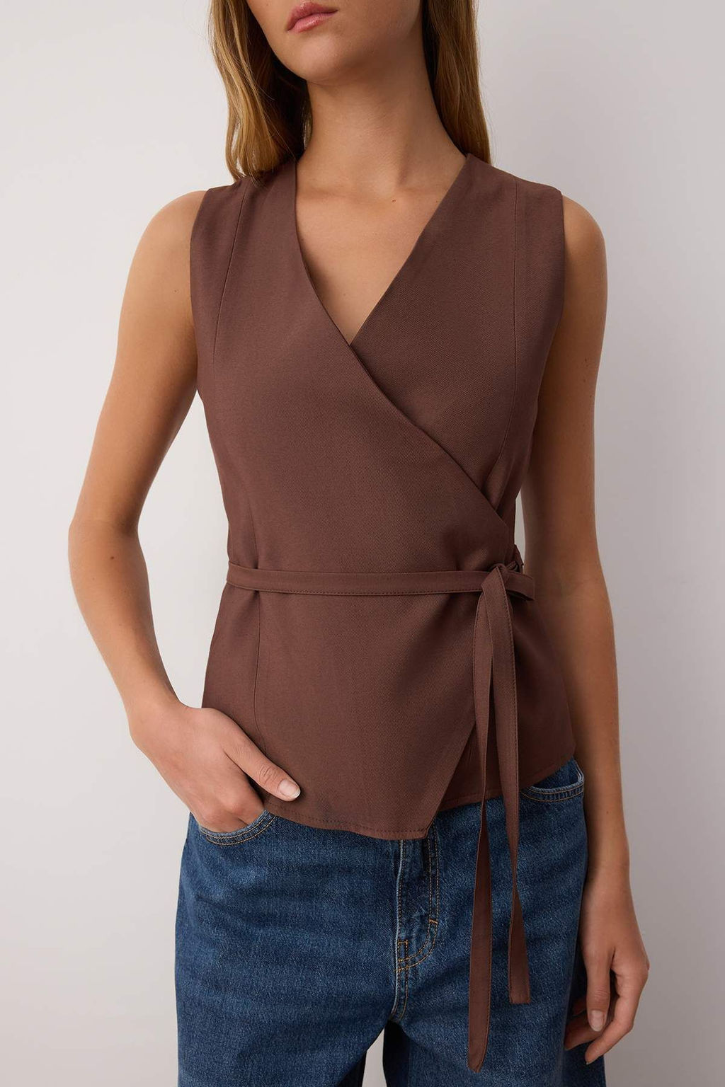 Kahverengi Kusakl? Baglama Detayl? Kruvaze Kapamal? Yumusak Tuseli Dokuma Yelek TWOAW26YE00018 - Trendyolmilla фото 3