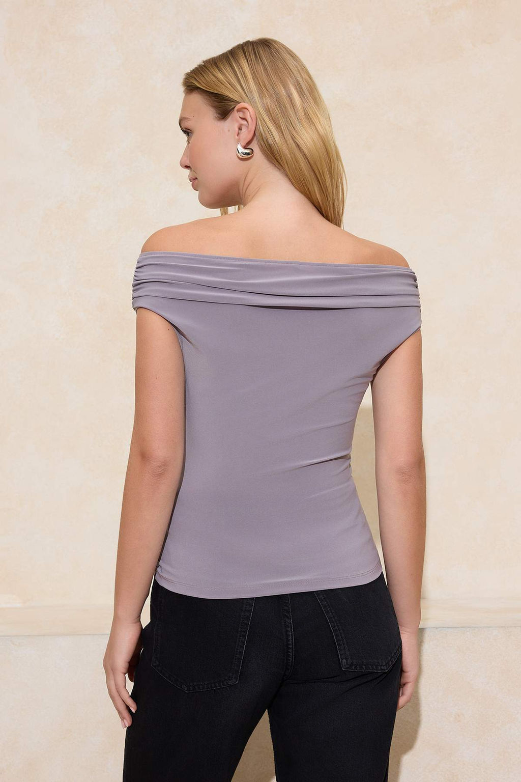 Tas Duz Fitted Carmen Yaka Kolsuz Esnek Orme Bluz TWOSS26BZ00082