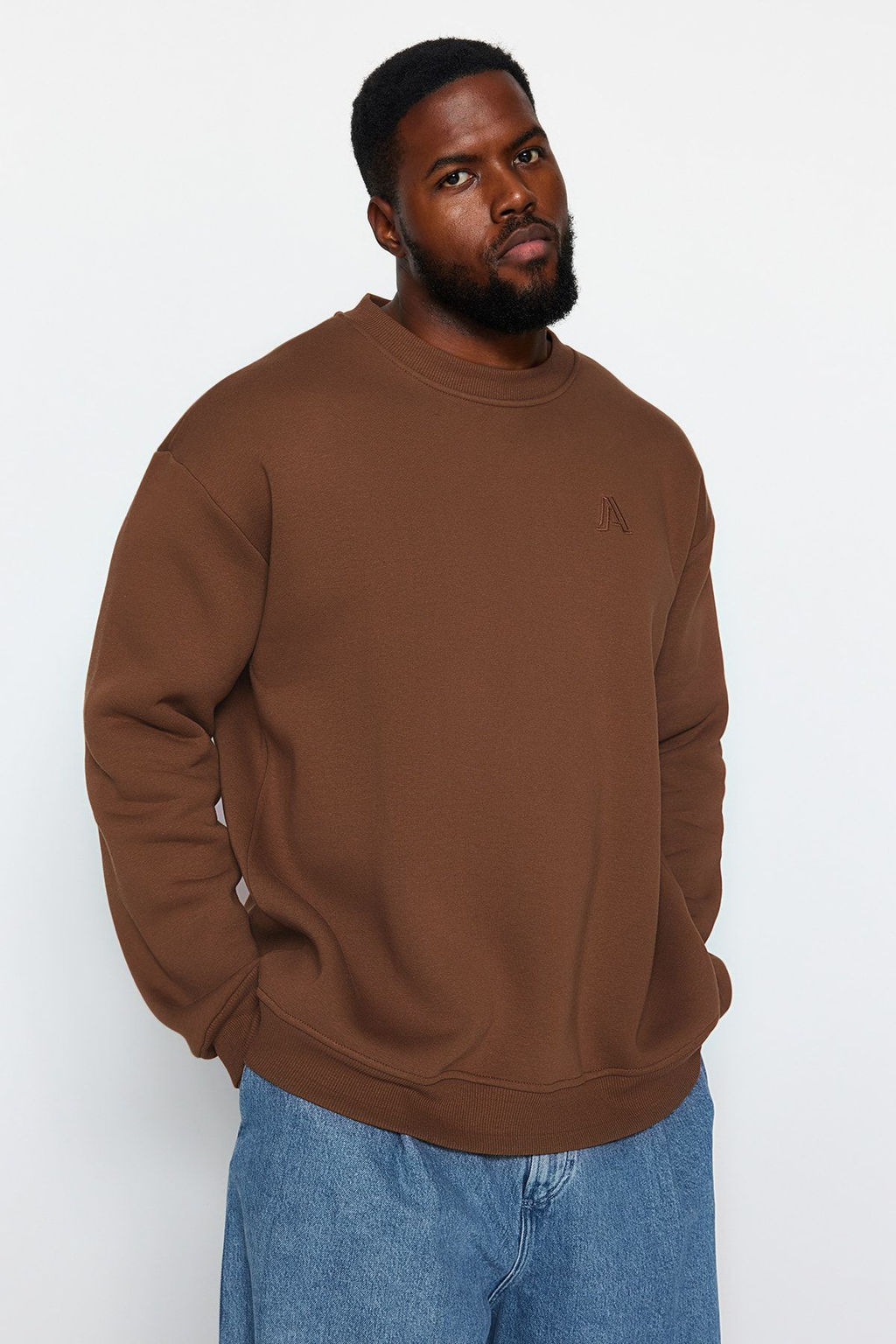 TRENDYOL MAN Kahverengi Buyuk Beden Oversize/Genis Kesim Ici Polar/S?cak Tutan Sweatshirt TMNAW24AO00025