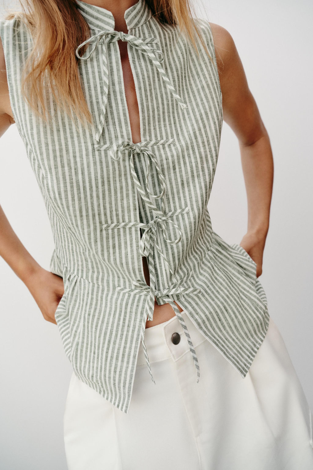 TOP RAYAS LAZOS HILO METALIZADO / Verde / Crudo - Zara фото 2
