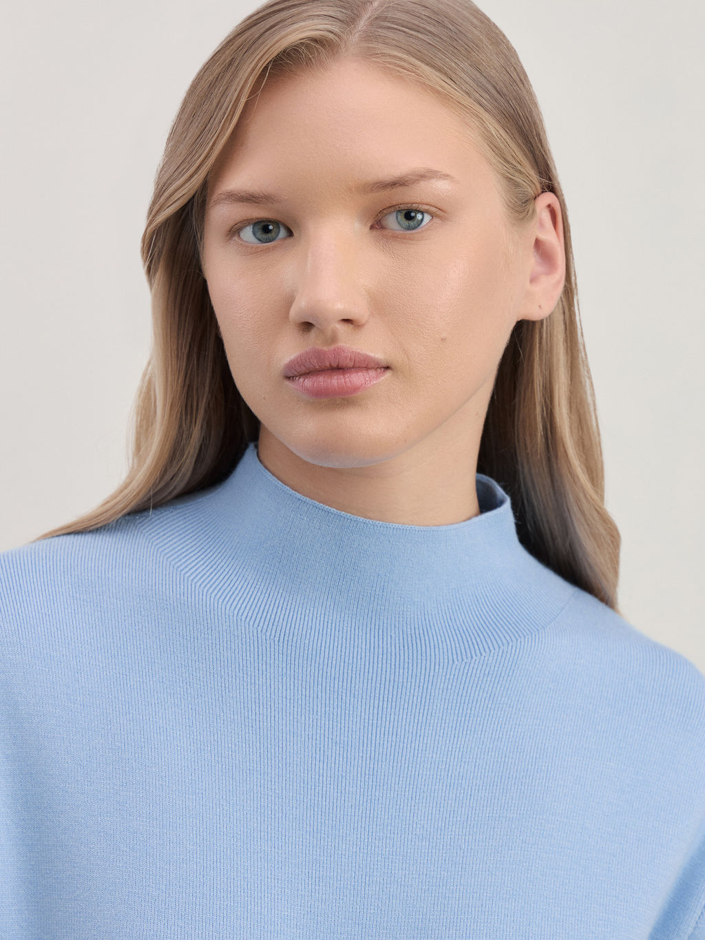 Джемпер с воротником-стойкой из вискозы / Zarina  фото 6