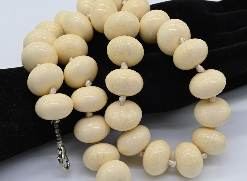 Крупные бусы из верблюжьей кости имитация кукуруза 18*13мм цв.молочный, 52см