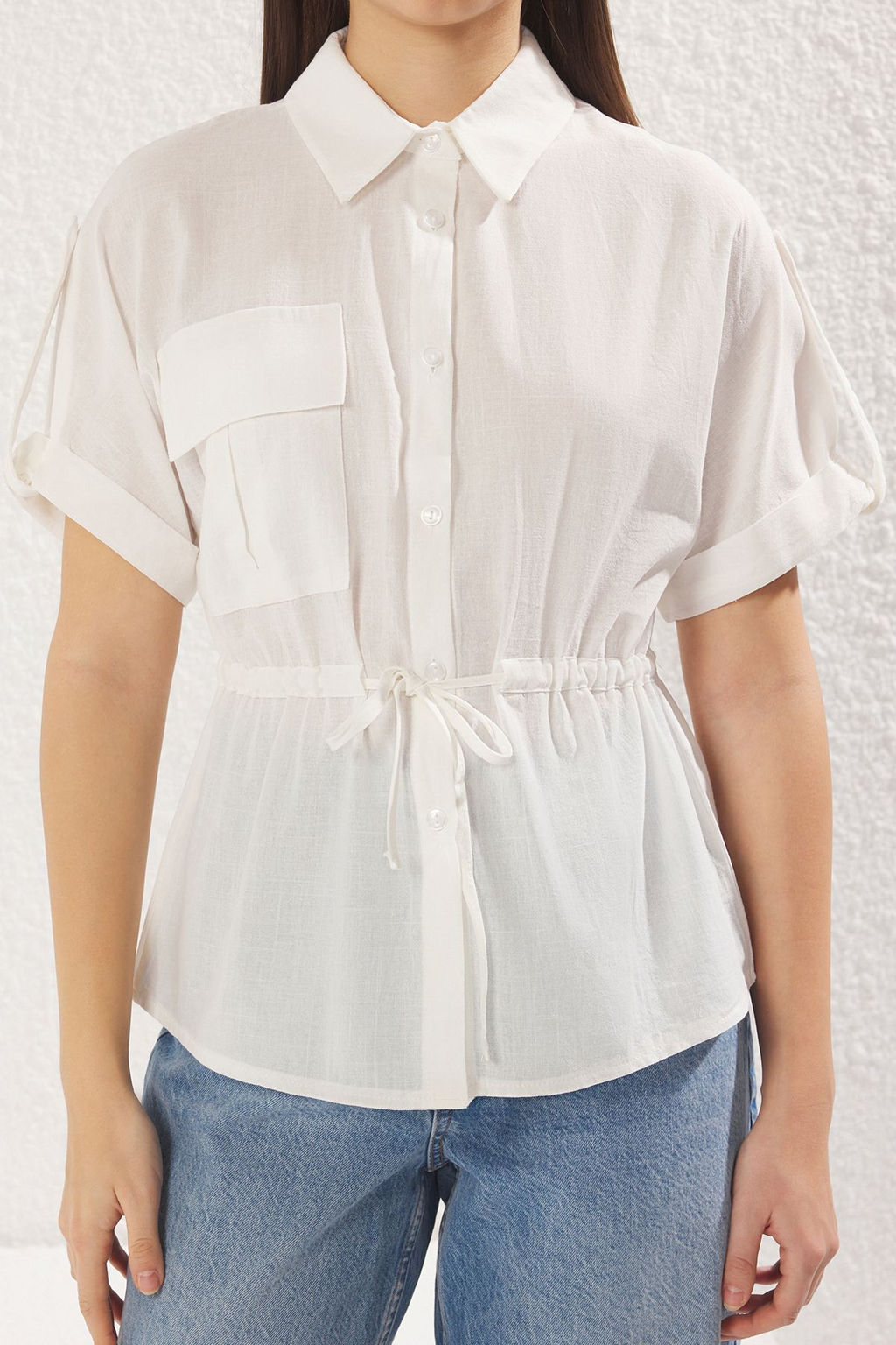 TRENDYOLMILLA Haki Onden Baglama Detayl? Cepli K?sa Kol Dokuma Gomlek TWOSS25GO00017 фото 4