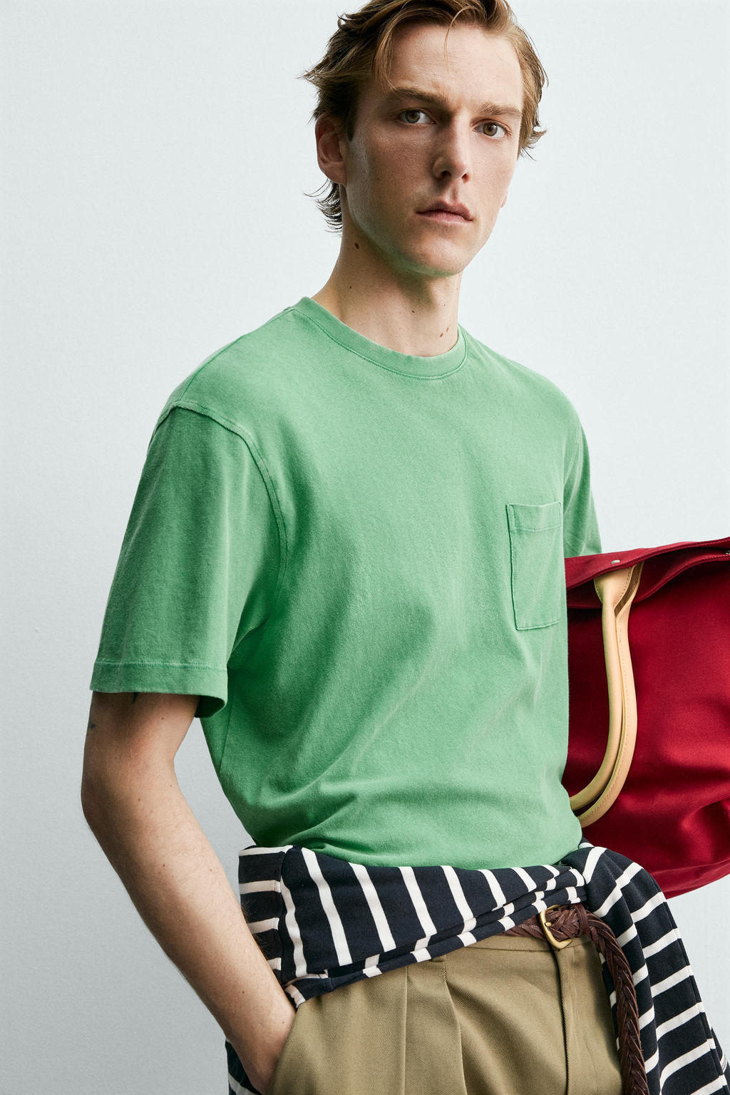 CAMISETA BOLSILLO AARON LEVINE X ZARA / Verde
