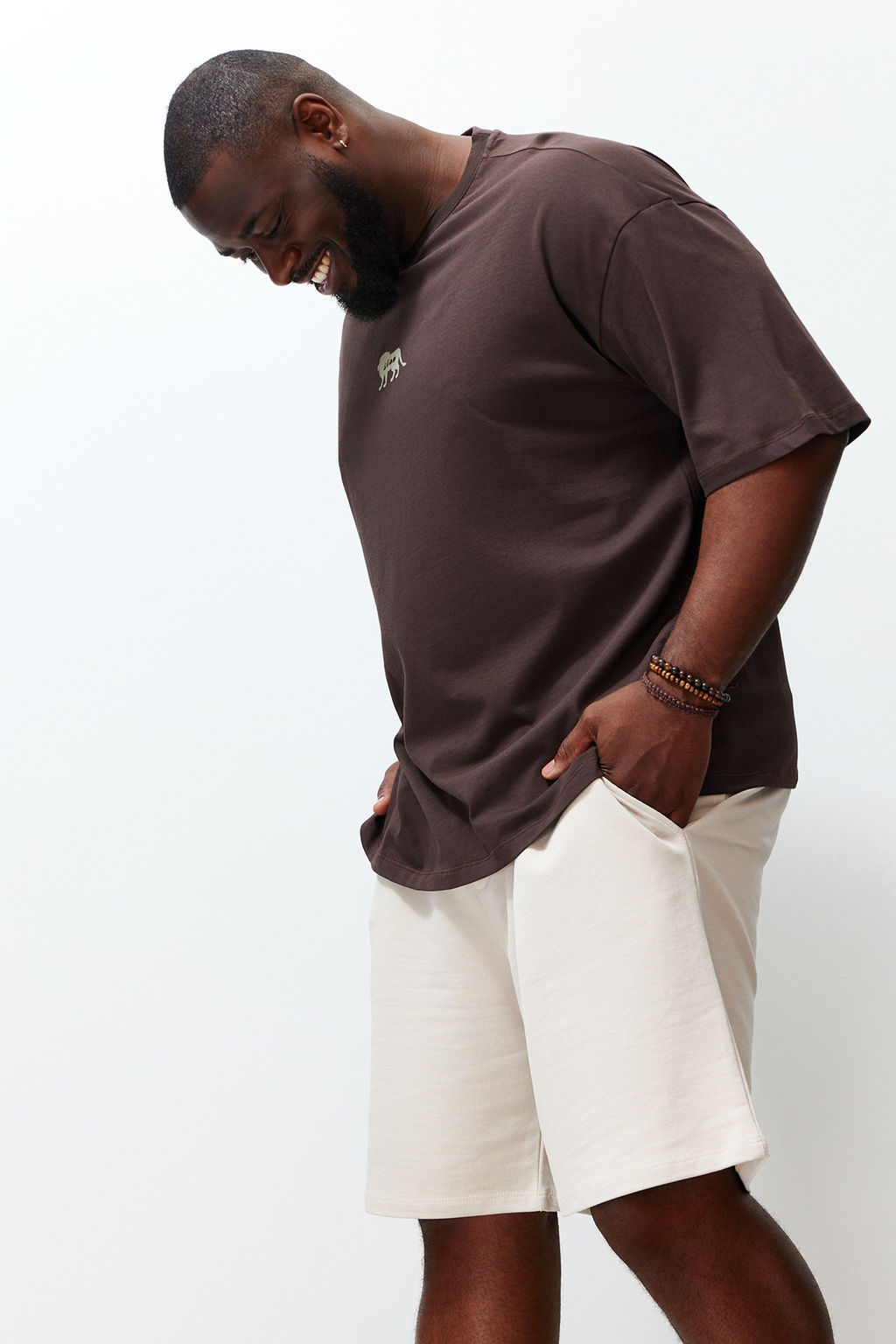 Trendyolmilla Man Buyuk Beden Koyu Kahverengi Oversize Hayvan Bask? ve Nak?sl? %100 Pamuklu T-Shirt TMNSS24BF00018  фото 3