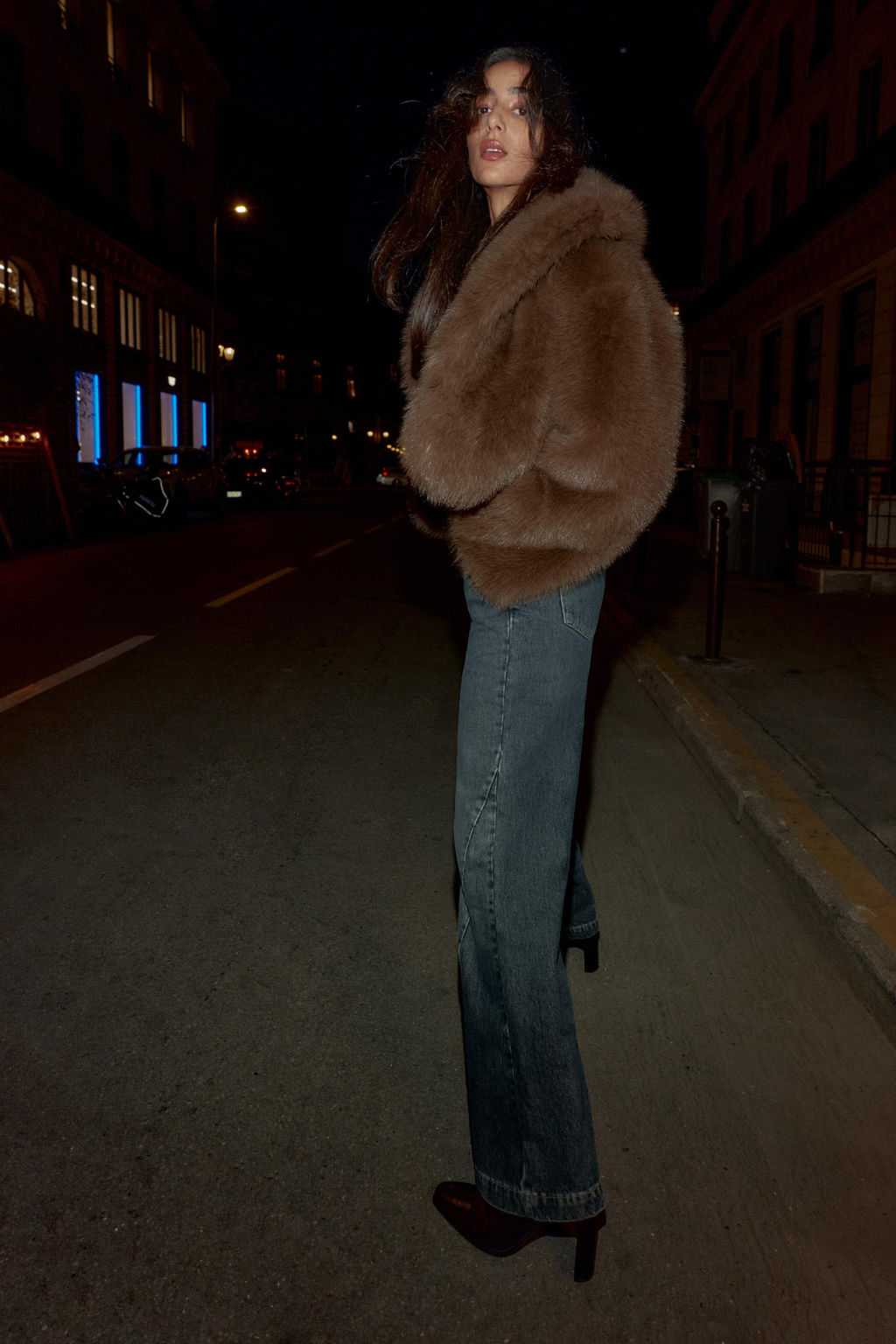 Z1975 FLARE MID-WAIST JEANS WITH BUTTONS - Zara фото 3