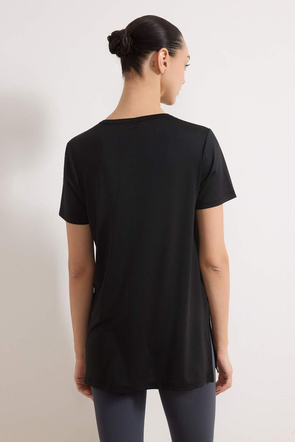 Siyah Micro Kumas Y?rtmac Detayl? Orme Spor T-Shirt THMSS26TS00002