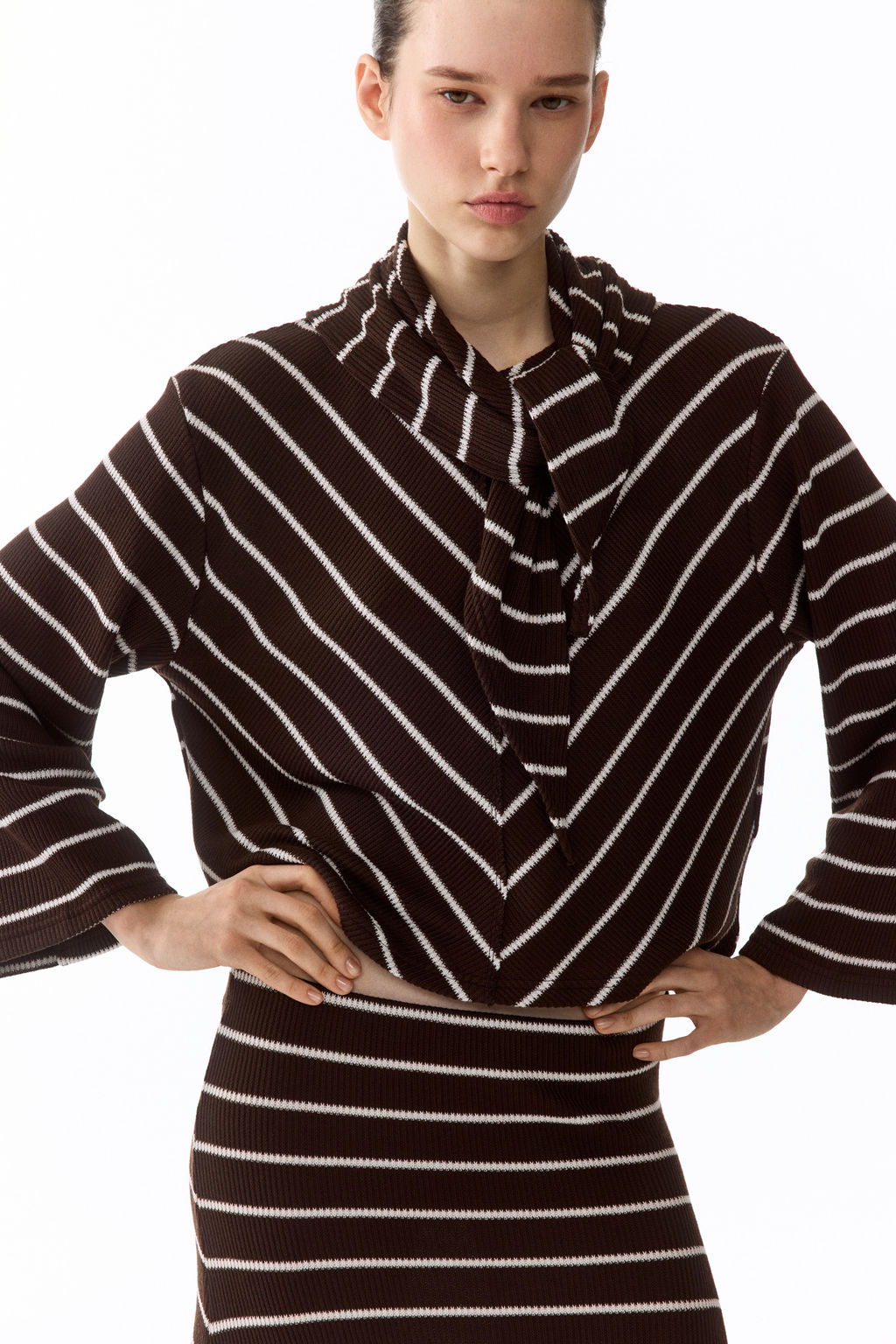 Top en punto acanalado con pa?uelo - H&m фото 5