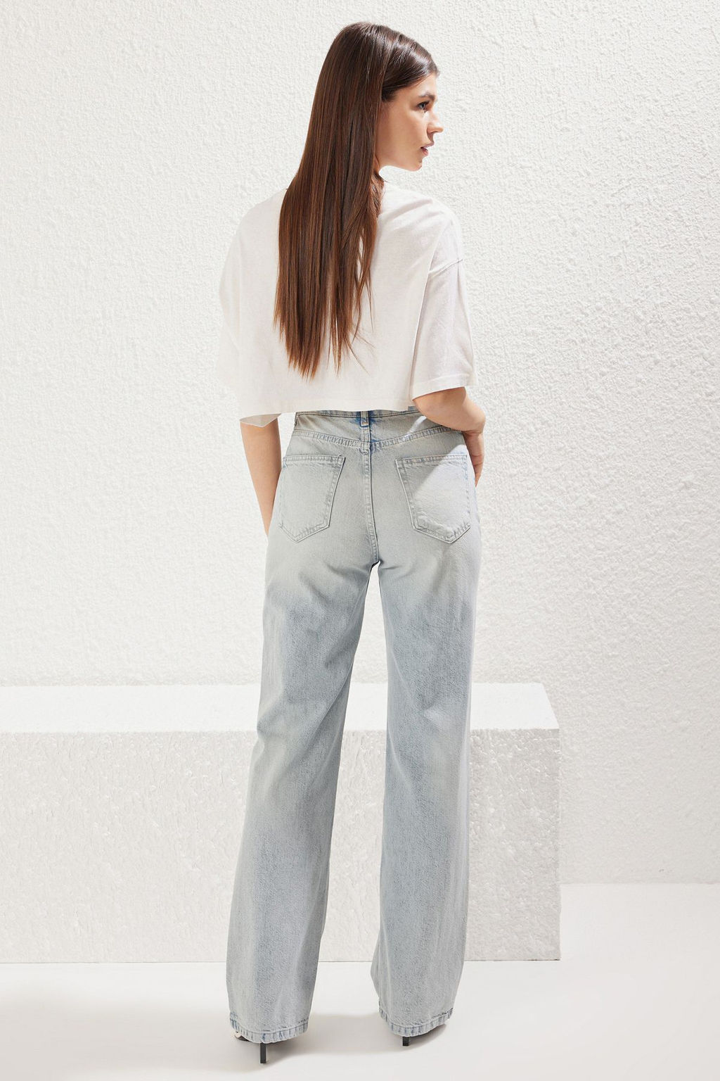 TRENDYOLMILLA Koyu Mavi Premium Yuksek Bel Wide Leg Jeans TWOSS25JE00089  фото 14