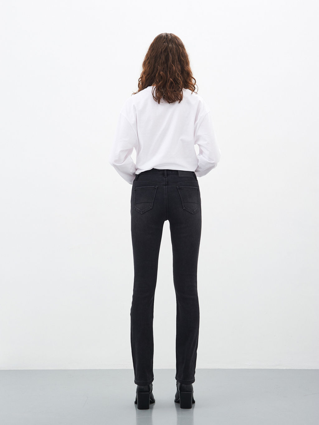 Утепленные женские джинсы широкого кроя на флисе - Mossmore фото 16