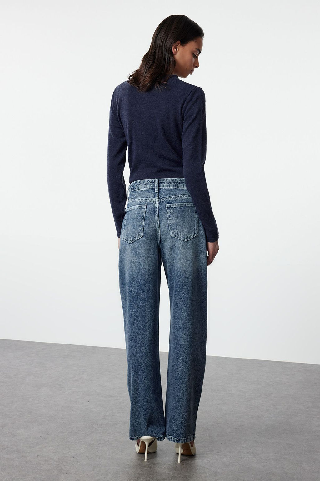 TRENDYOLMILLA Mavi Yuksek Bel Barrel Baggy Jeans TWOAW25JE00130  фото 10