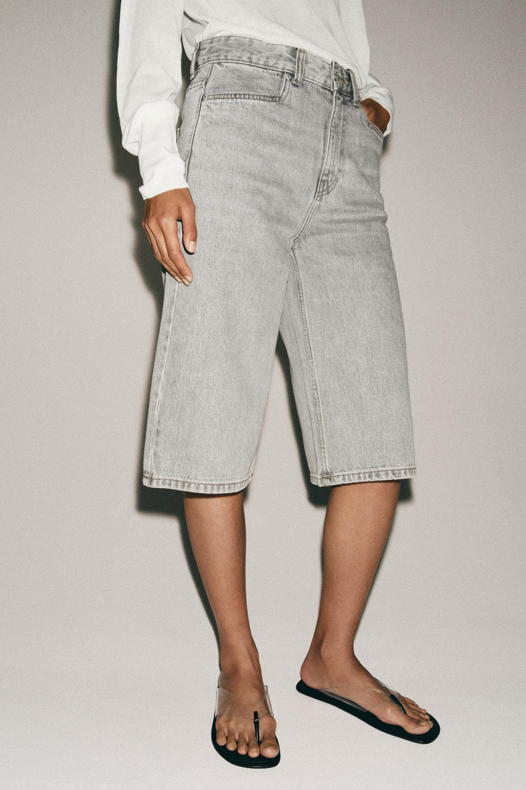 BERMUDA DENIM TIRO MEDIO ZW COLLECTION / Gris - Zara фото 2