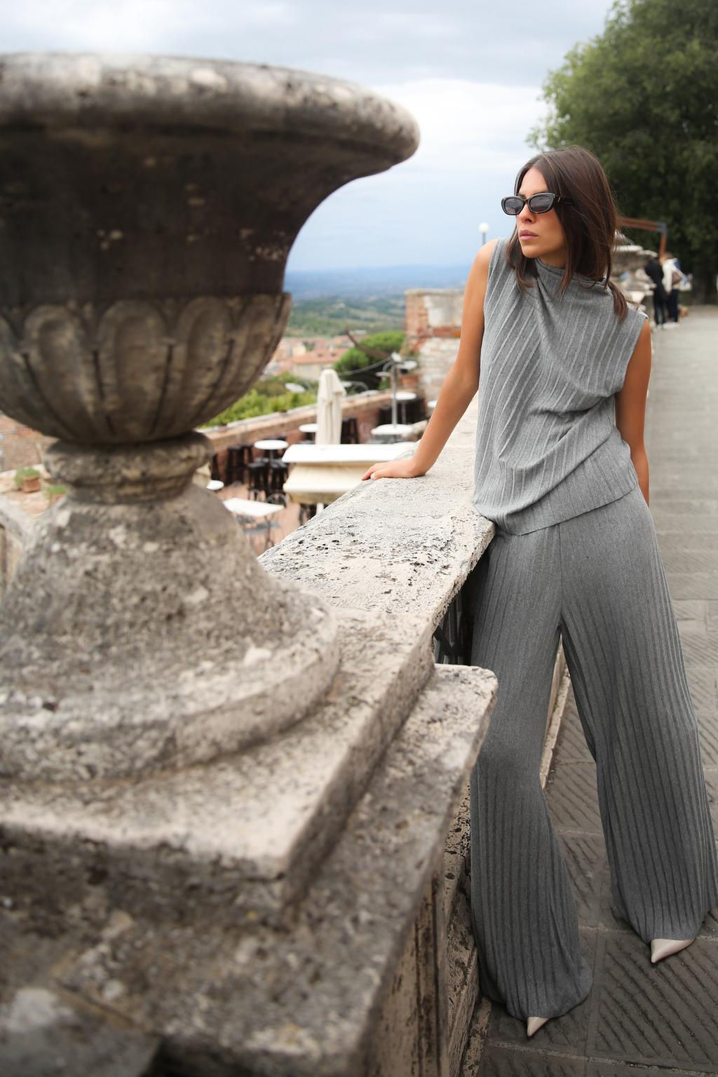 SOFT WIDE-LEG TROUSERS