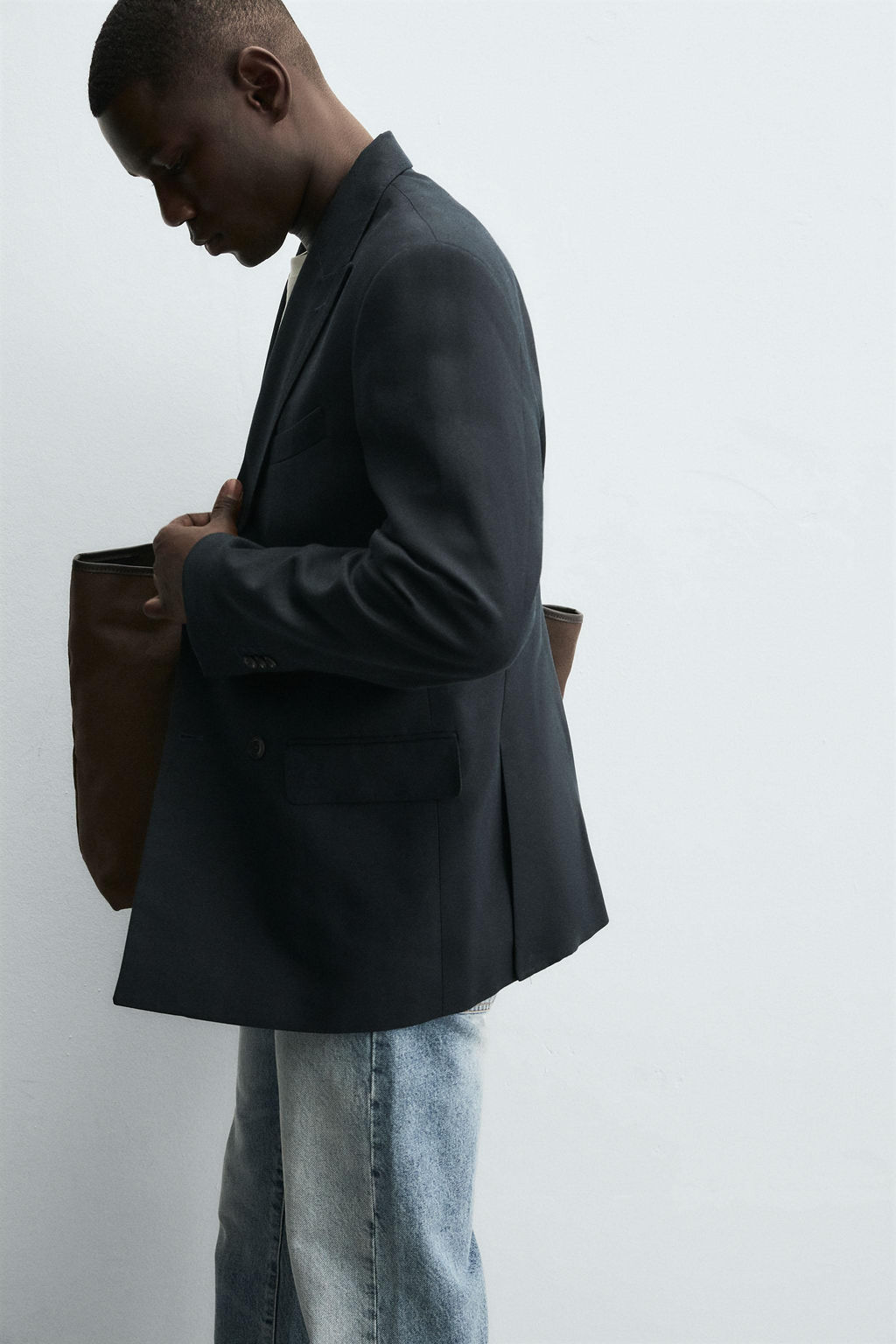 DOUBLE-BREASTED BLAZER