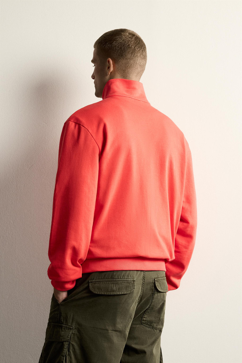 SUDADERA RELAXED FIT CREMALLERA CONTRASTE / Rojo / Naranja - Zara фото 3